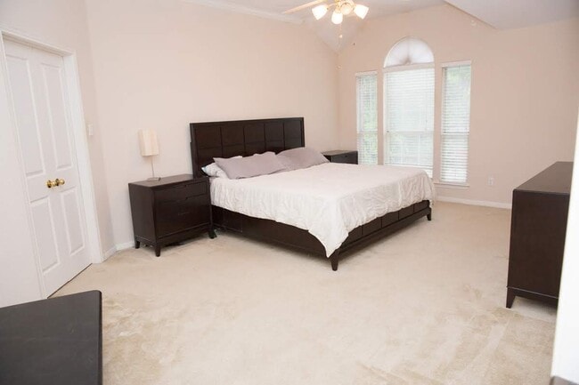 Building Photo - 1801 Dapplegrey Ln