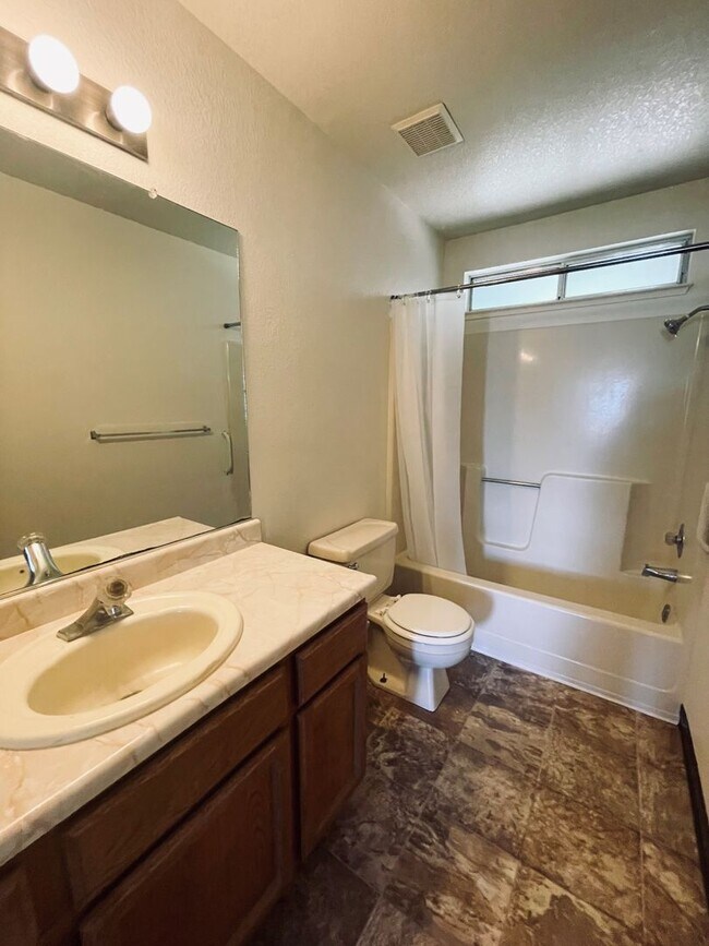 Building Photo - Remodeled Home in Starview Subdivision