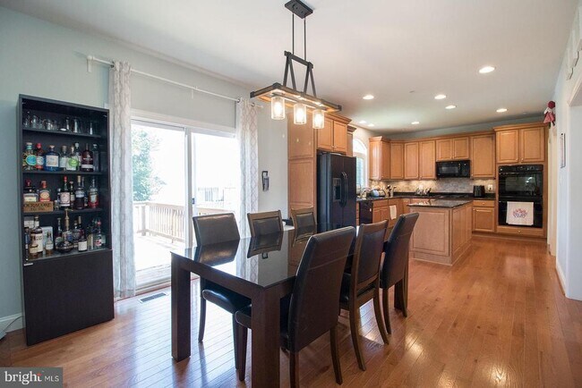 Building Photo - 24676 Broad Creek Dr