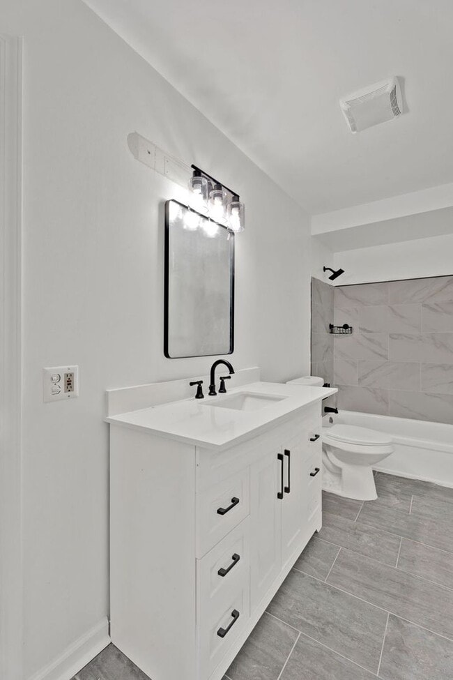 Building Photo - APARTMENT FOR LEASE - 2BD 1BTH NEWLY RENOVATED