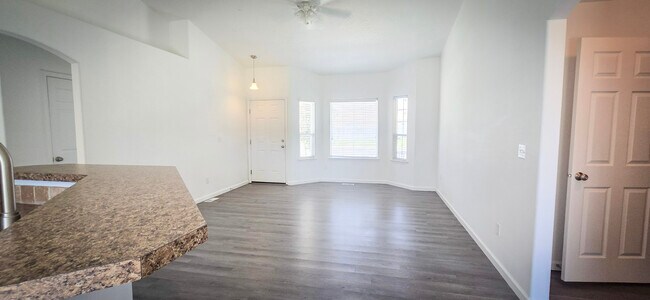 Building Photo - 5421 Hargrove Ave