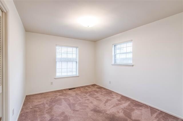 Building Photo - 2531 E Skelly Dr