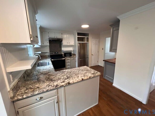 Building Photo - 5916 Park Forest Ln