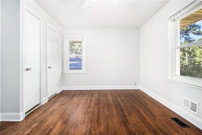 Building Photo - 1686 Derrill Dr