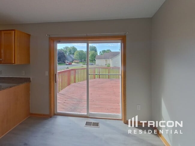 Building Photo - 2094 French Trace Ave