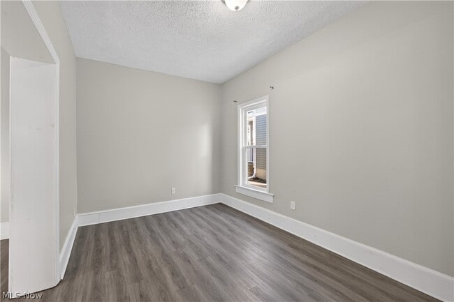 Building Photo - 1566 Winchester Ave