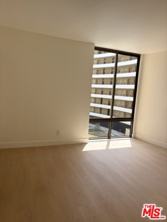 Building Photo - 4337 Marina City Dr