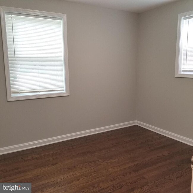 Building Photo - 4704 Red Fox Rd