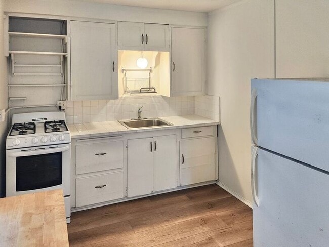 Building Photo - 258 Center St