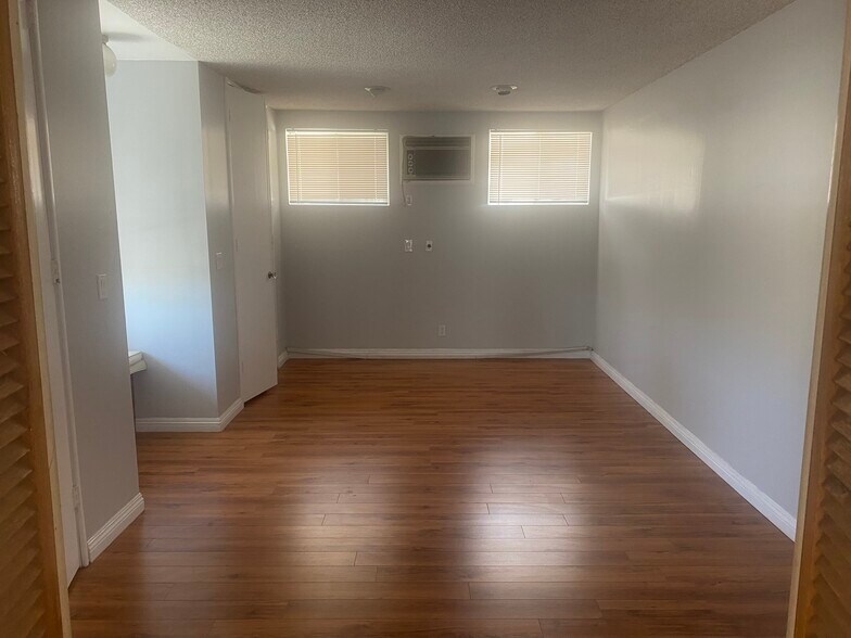 Building Photo - 5208 Wilkinson Ave