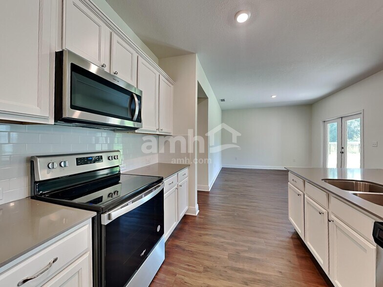 Building Photo - 20586 Calla Lily Dr