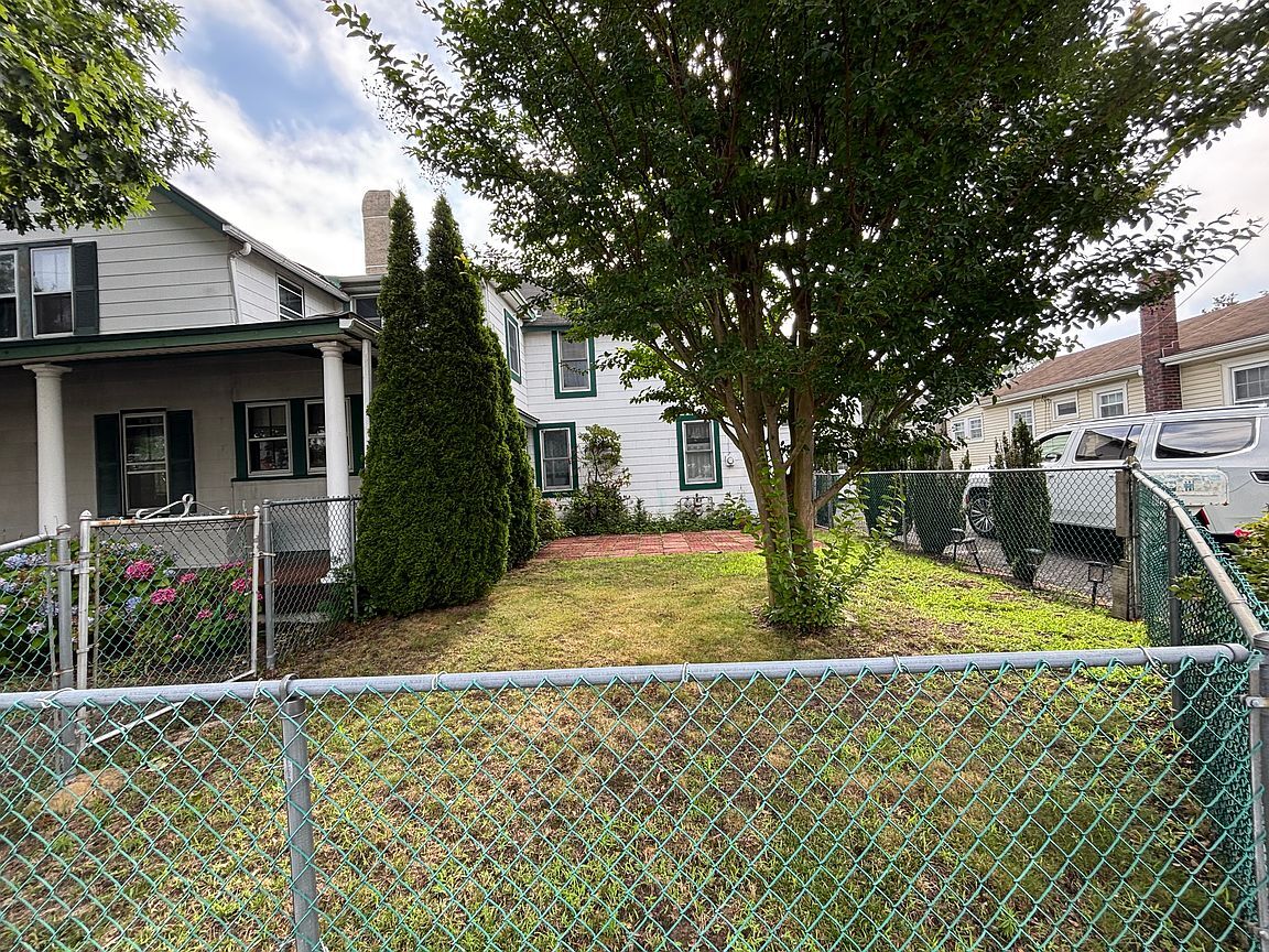 Building Photo - 1511 River Rd