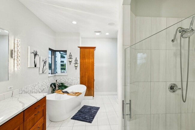 Building Photo - 15541 Bradshaw Rd