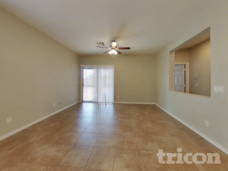 Building Photo - 723 W Dana Dr