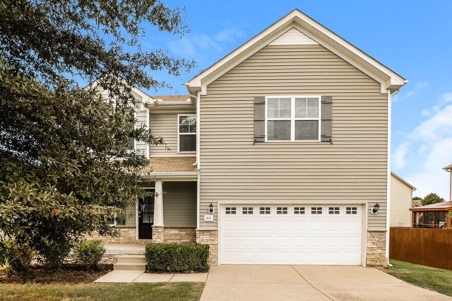 Primary Photo - 1810 Colyn Avenue