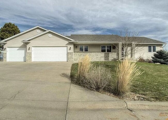 Building Photo - 4 BED | 3 BATH | 3 CAR GARAGE | TERRACITA ...