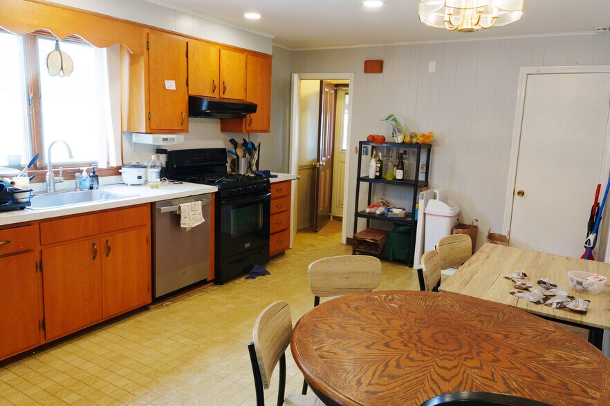 Building Photo - 11 Bowdoin St