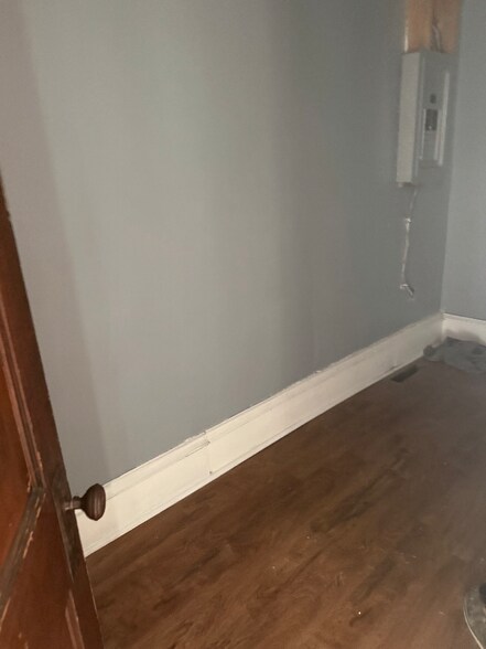 Building Photo - 105-07 E 3rd Ave