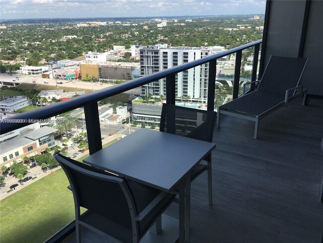 Building Photo - 121 NE 34th St