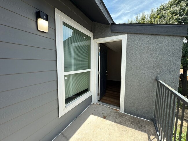 Building Photo - Charming 1 Bedroom Unit in Dallas!
