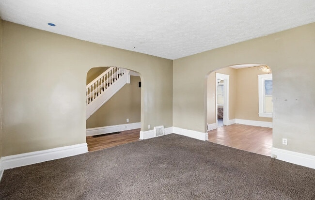 Building Photo - 691 La Follette St-