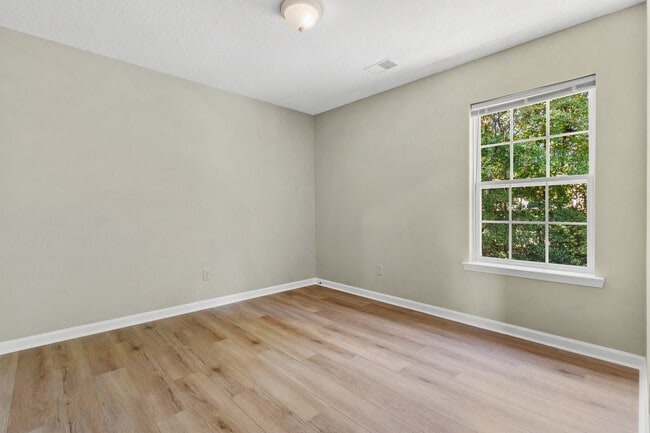 Building Photo - 109 Summer Vale Dr