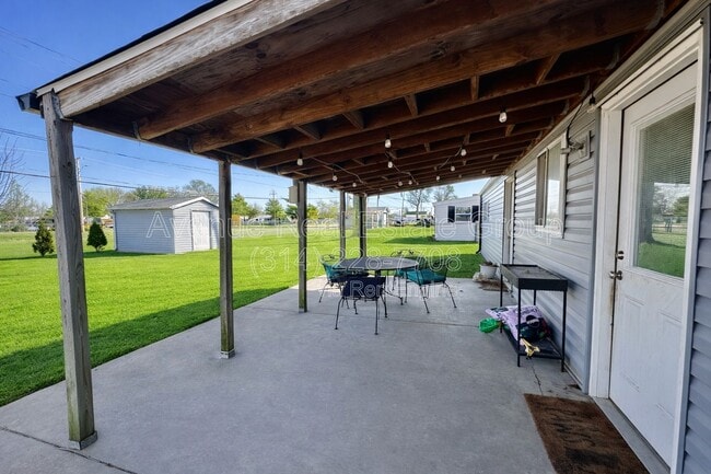 Building Photo - 203 Briscoe Ave