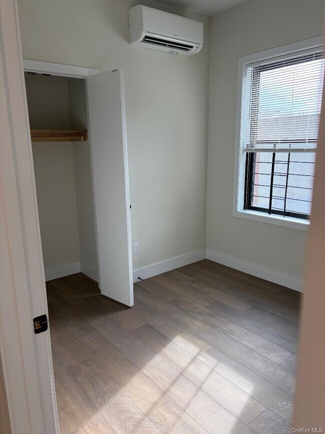 Building Photo - 687 Nepperhan Ave