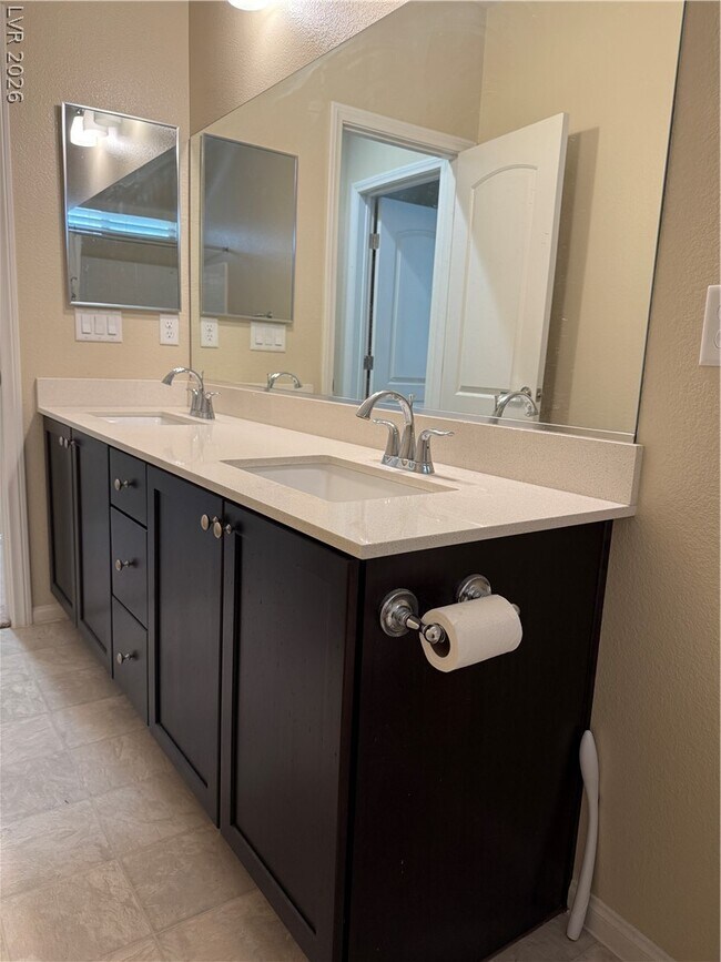 Building Photo - 6721 Chambers Lake Ct
