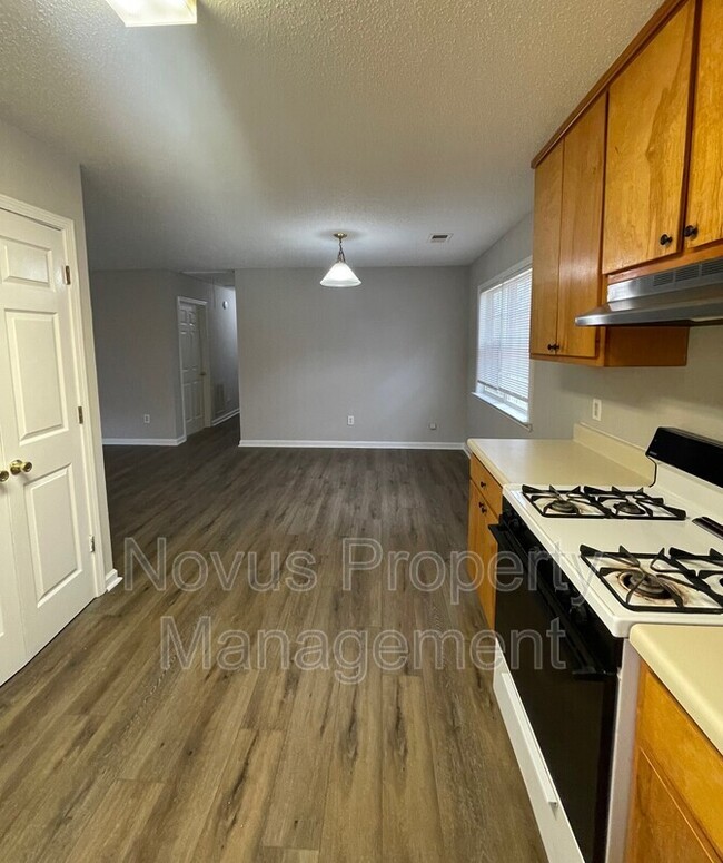 Building Photo - 119 Magnolia St