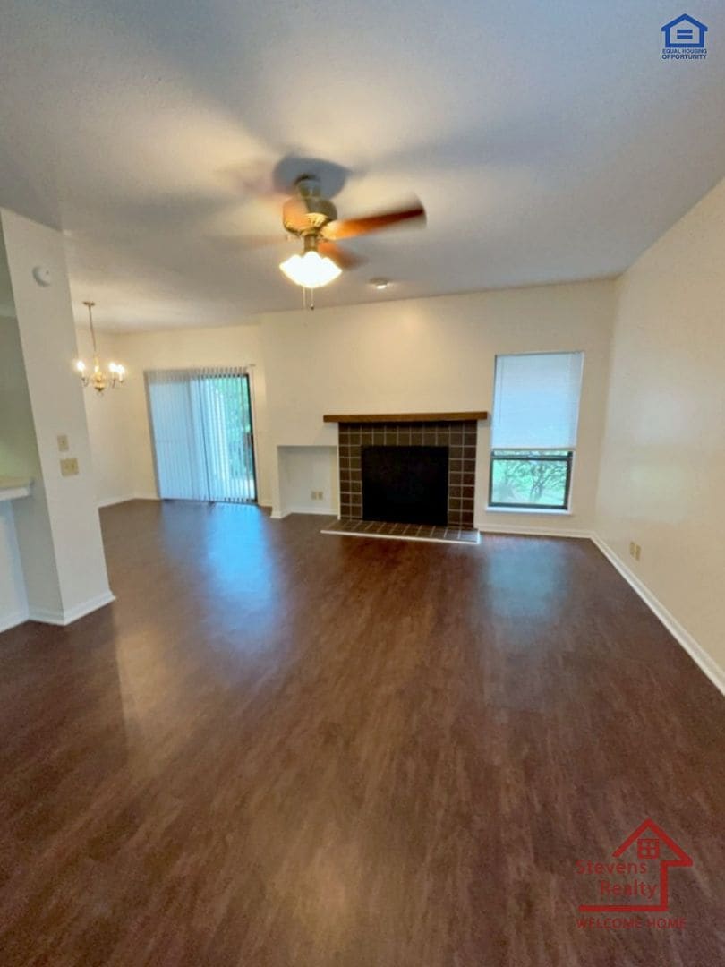 Building Photo - 409 Oriole Dr