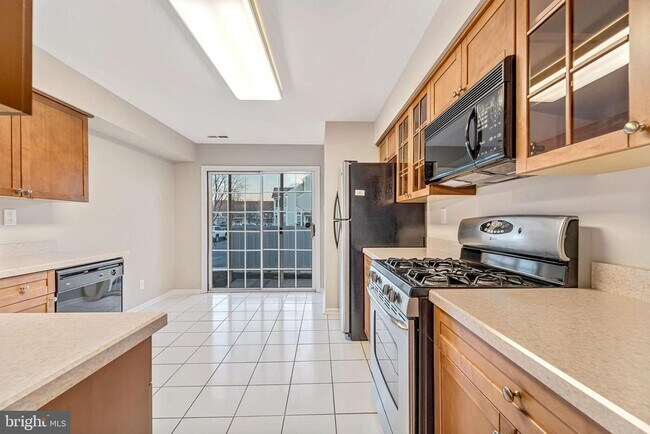 Building Photo - 4401 Aberdeen Ln