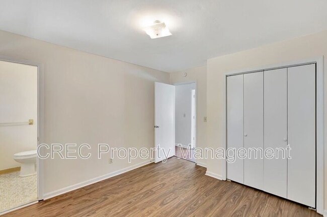 Building Photo - 1200 Margaret Dr