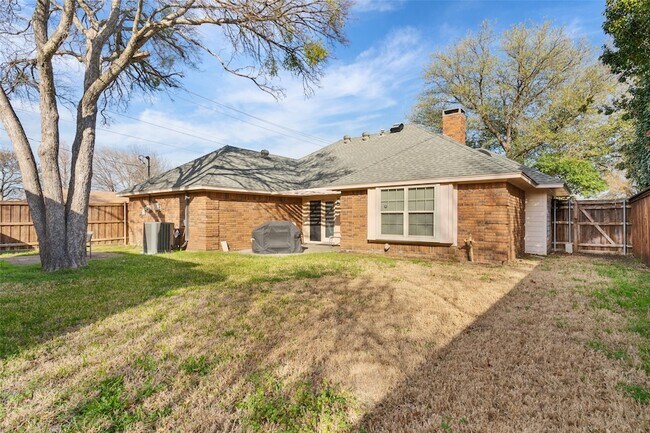 Building Photo - 3429 Nottingham Dr