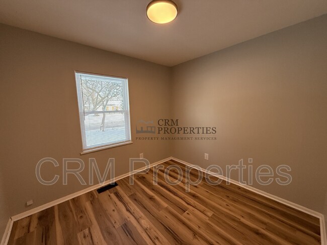 Building Photo - 5805 Lance Dr