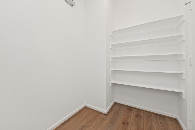 Building Photo - 1410 Cecilia Vines Dr