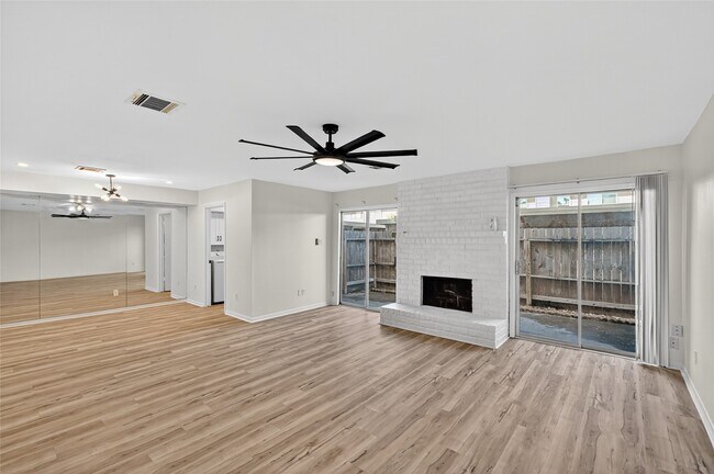 Building Photo - 14734 Perthshire Rd