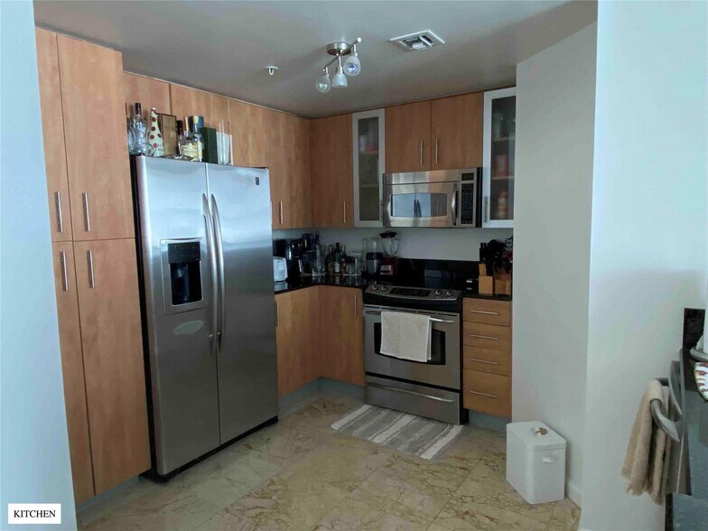 Building Photo - 7900 Harbor Island Dr