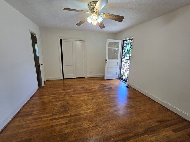 Building Photo - 1855 Broadell Dr