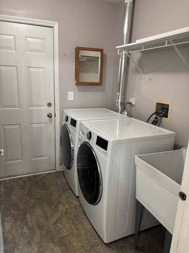 Building Photo - 17687 W Running Creek Ct