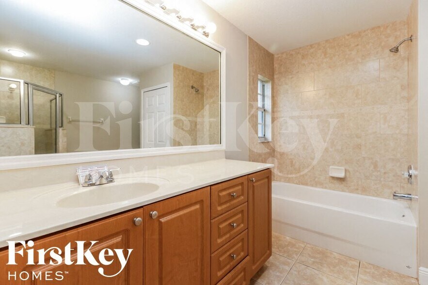 Building Photo - 4213 12th St SW