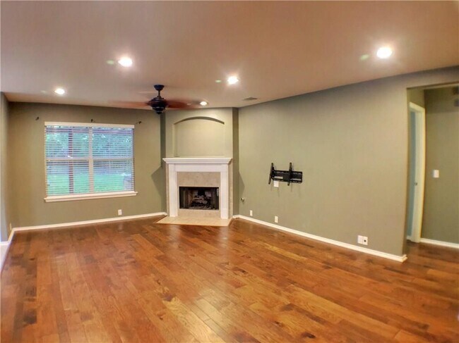 Building Photo - 2308 Paradise Ridge Dr
