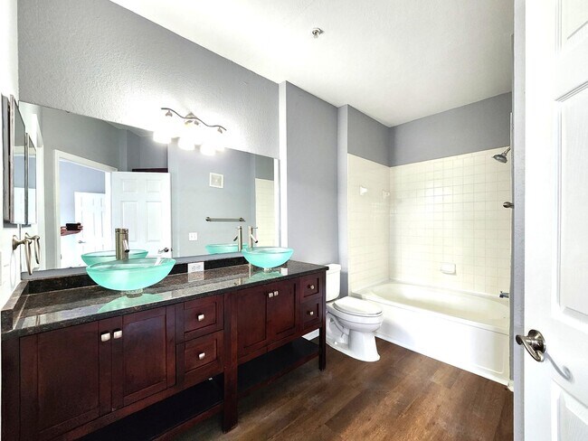 Building Photo - 3rd Floor Condo; Gated Community; Resort S...