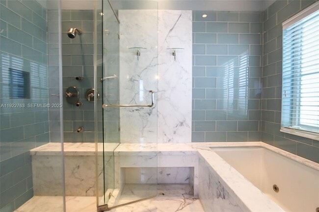 Building Photo - 1400 Alberca St