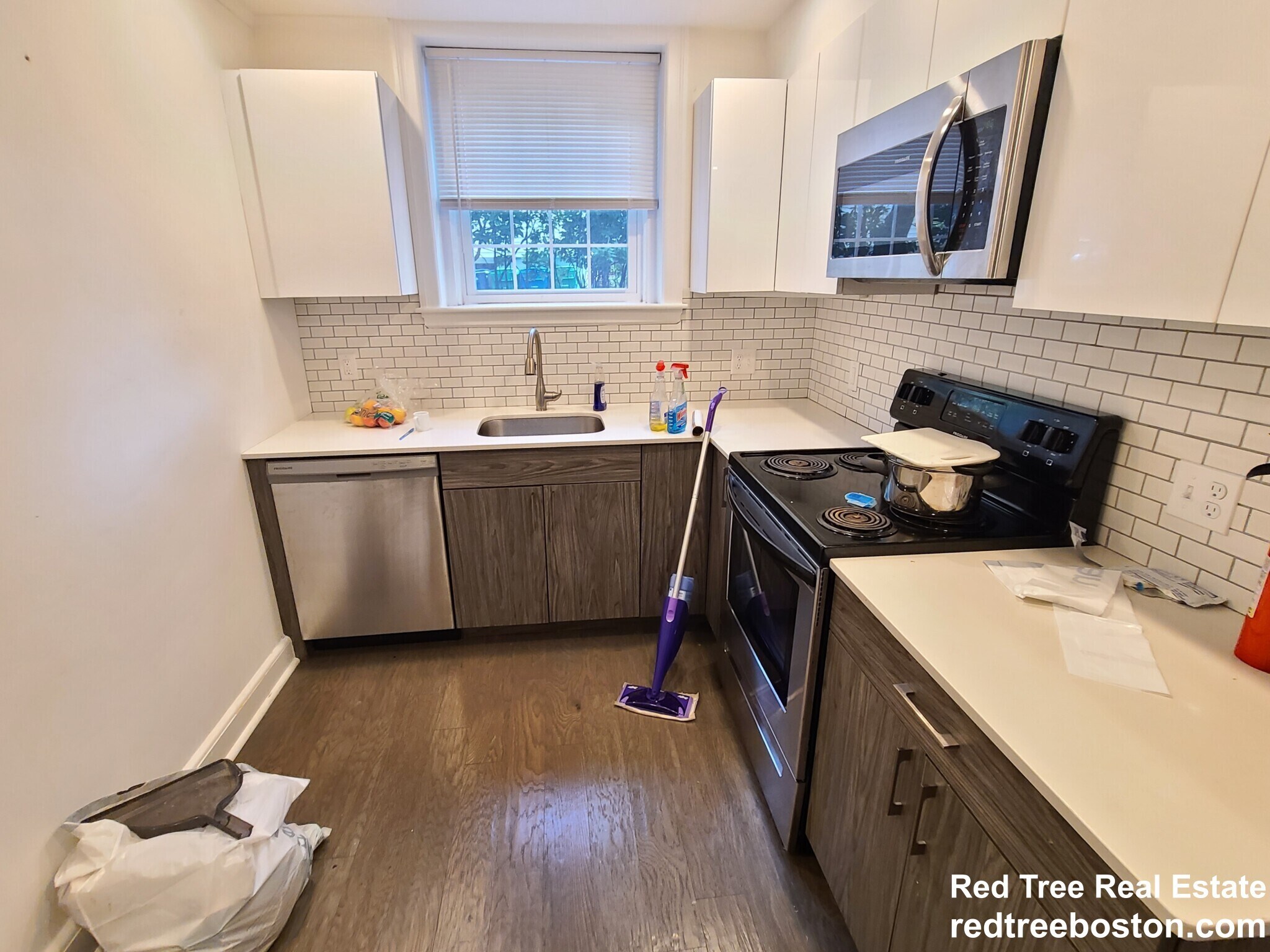 Building Photo - 67 Wyman St