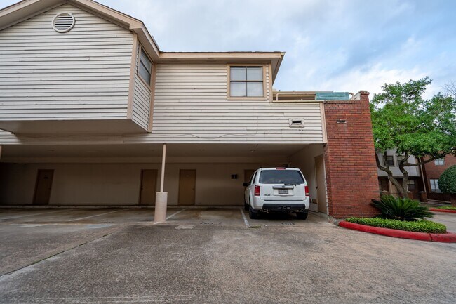 Building Photo - 1103 Dulles Ave