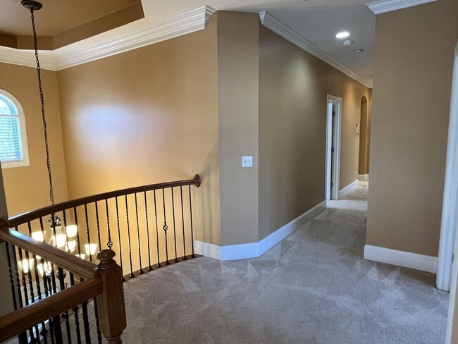 Building Photo - Stunning 6 Bedroom home in South Charlotte...