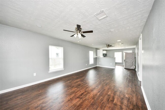 Building Photo - 2802 Bringhurst St