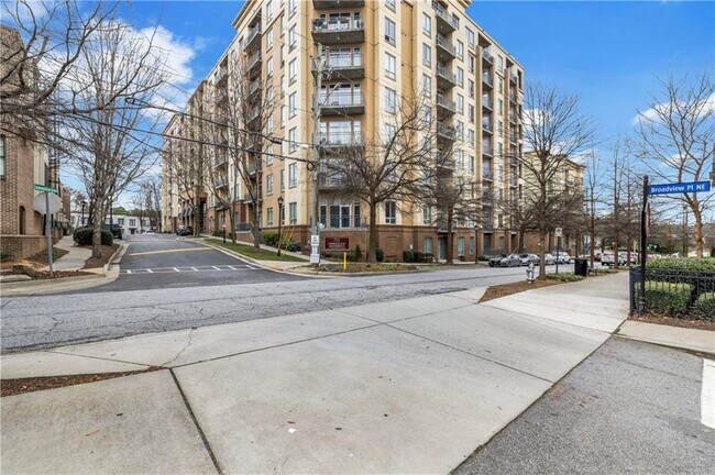 Building Photo - 711 Cosmopolitan Dr NE