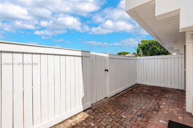 Building Photo - 4520 SW 68th Ct Cir
